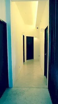 ホテル Roomies Boutique Bed & Breakfast バツーフェリンギビーチ