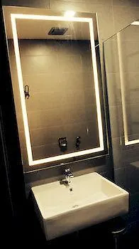 Roomies Boutique Bed & Breakfast バツーフェリンギビーチ ホテル