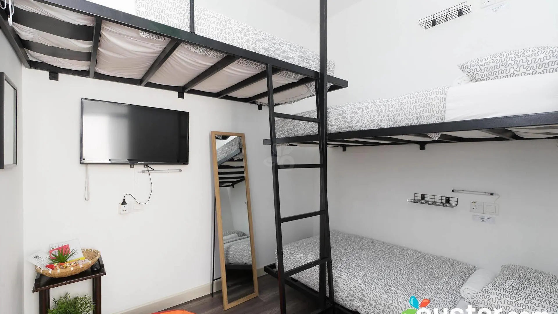 ホテル Roomies Boutique Bed & Breakfast バツーフェリンギビーチ