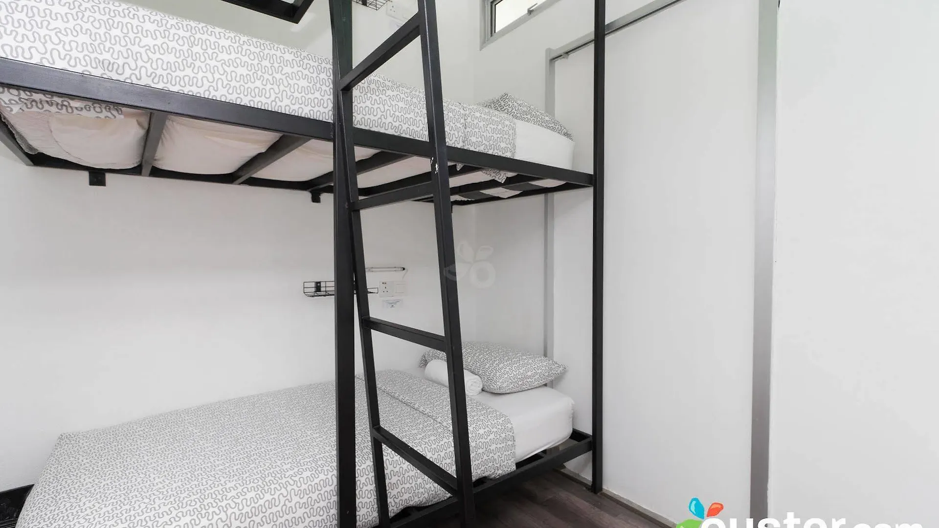 Roomies Boutique Bed & Breakfast バツーフェリンギビーチ 2*,