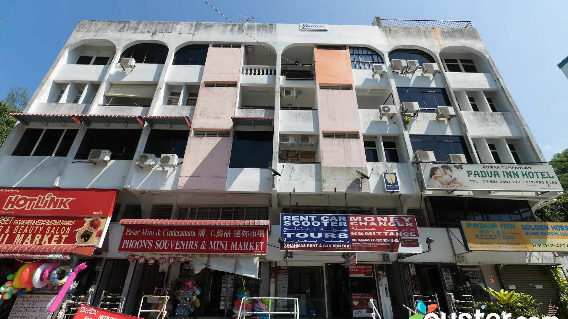 Roomies Boutique Bed & Breakfast バツーフェリンギビーチ マレーシア